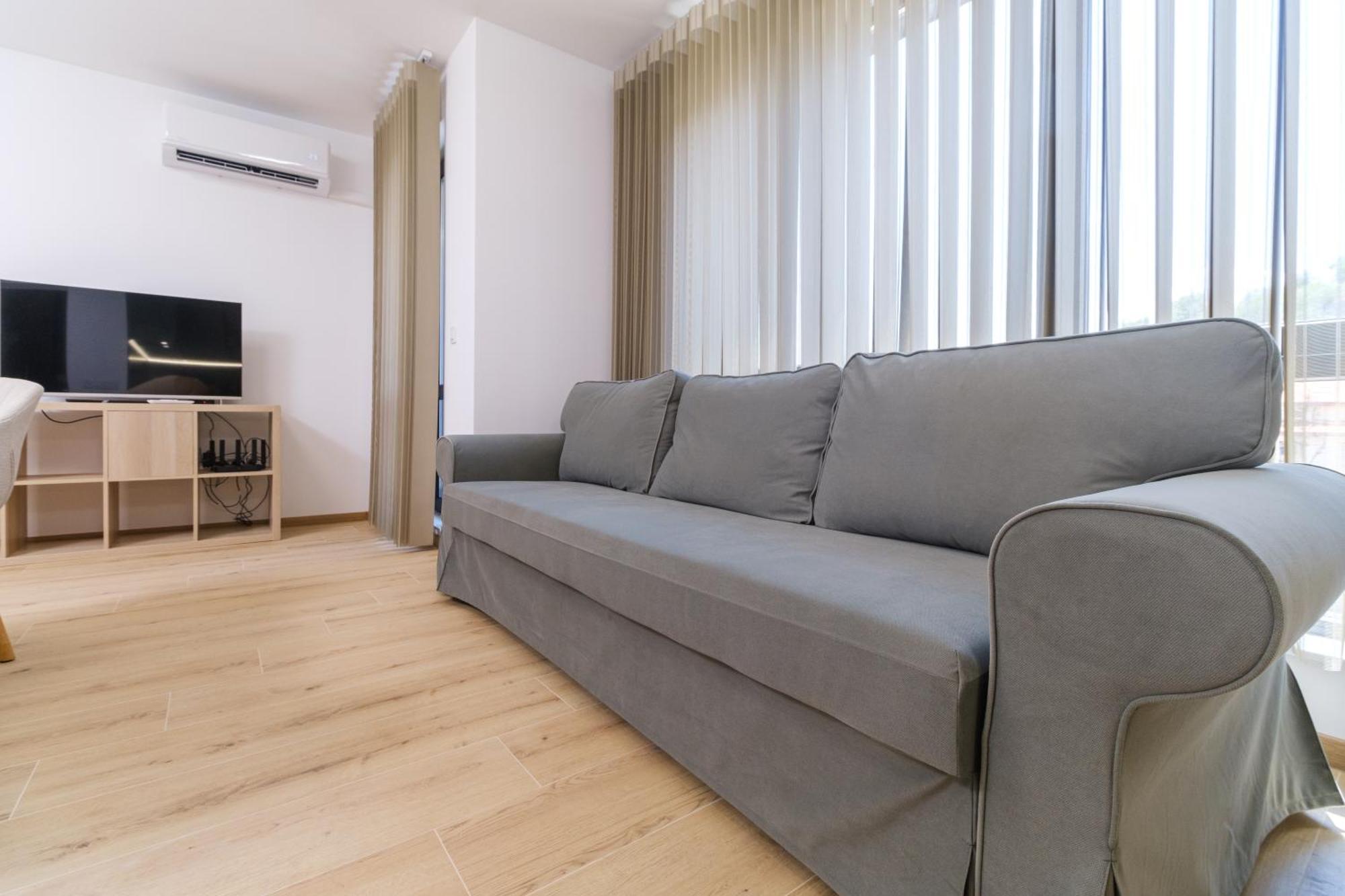 Modern 1-Bedroom Apartment With Free Parking Plovdiv Bagian luar foto