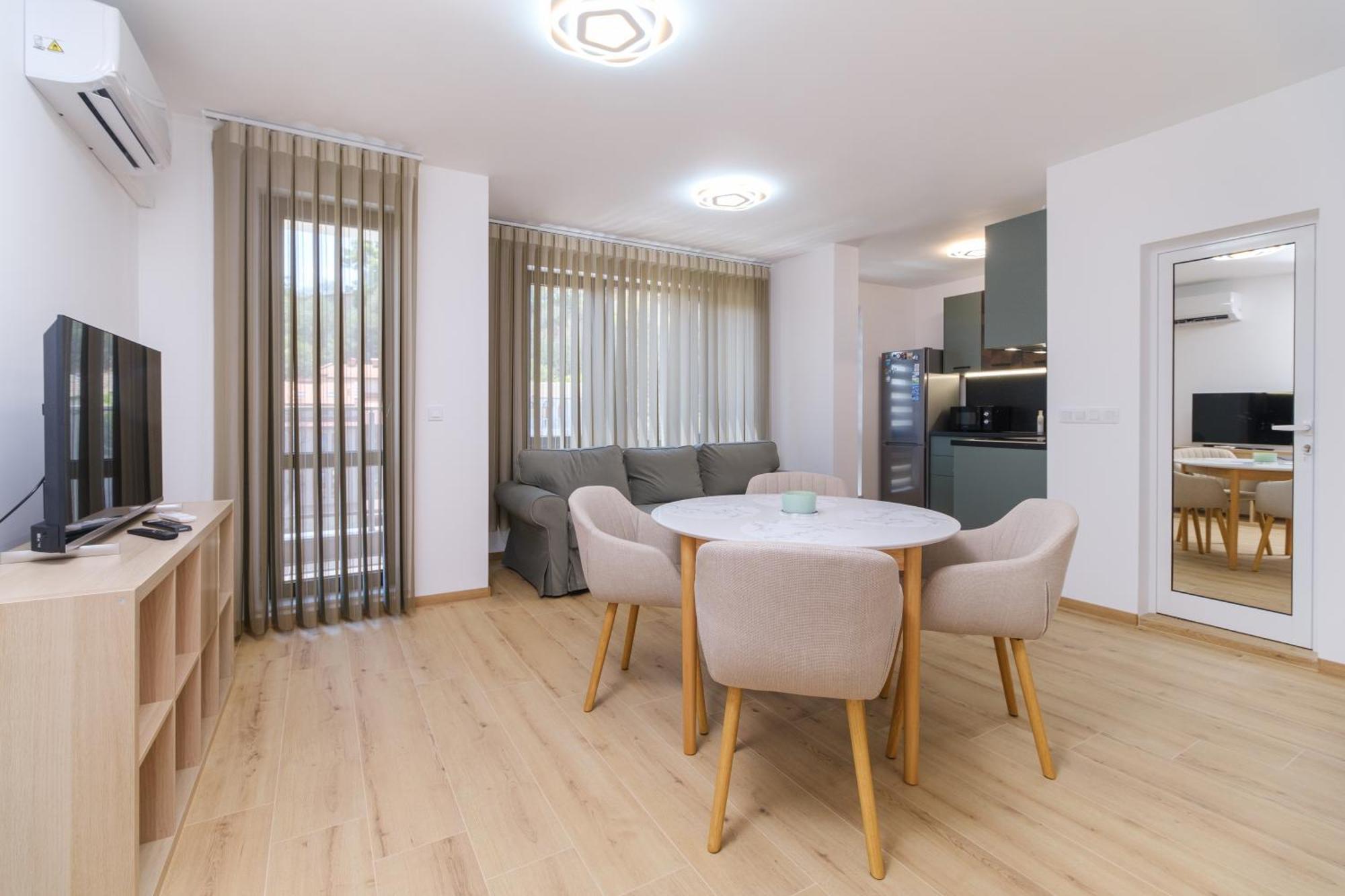 Modern 1-Bedroom Apartment With Free Parking Plovdiv Bagian luar foto