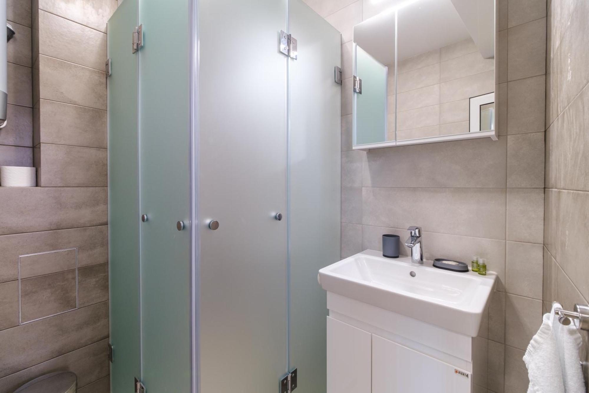 Modern 1-Bedroom Apartment With Free Parking Plovdiv Bagian luar foto